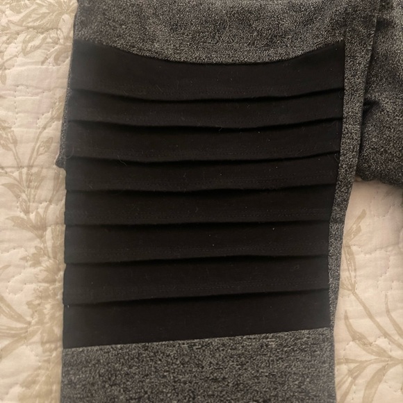 VS Pink Yoga Pant Leggings - Picture 5 of 7